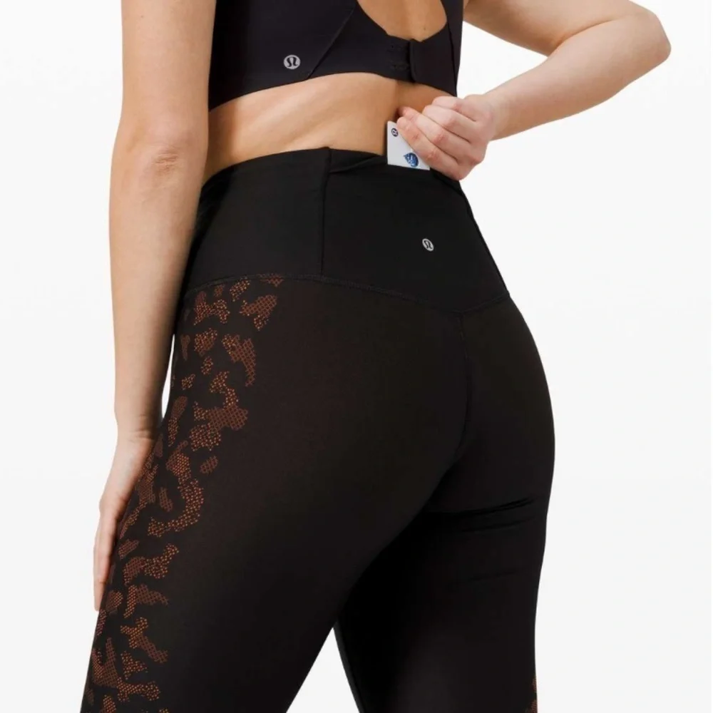 Lululemon mapped out leggings
